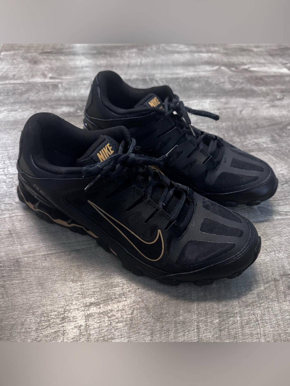 Nike Reax 8 TR Mesh Black Metallic Gold Training Shoes Mens Sz. 11.5